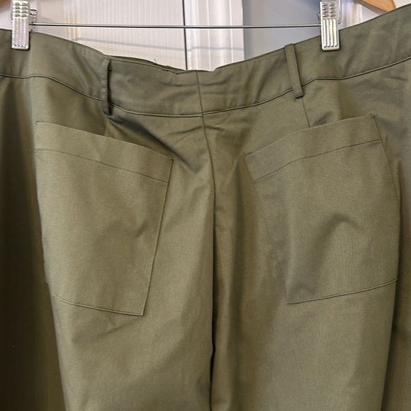 Plus Size Olive Green Cargo Pants – Size 22 | Wide Leg Utility Style - Picture 6 of 7